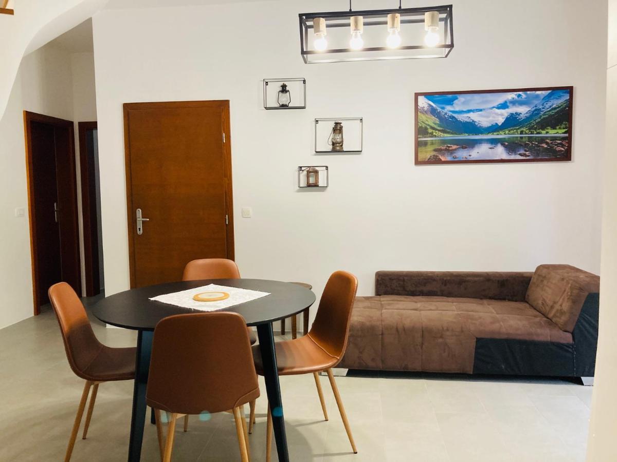 Family House Apartma 莫济列 外观 照片